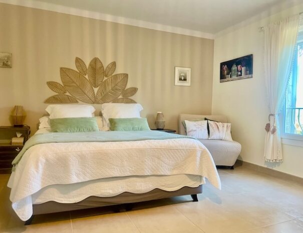 chambre-fleur-de-passion-maison-hotes-var-provence-forcalquereit-1