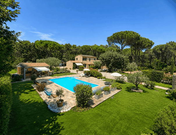 maison-hotes-var-avec-piscine-jardin-la-maison-de-la-cigale-forcalqueiret